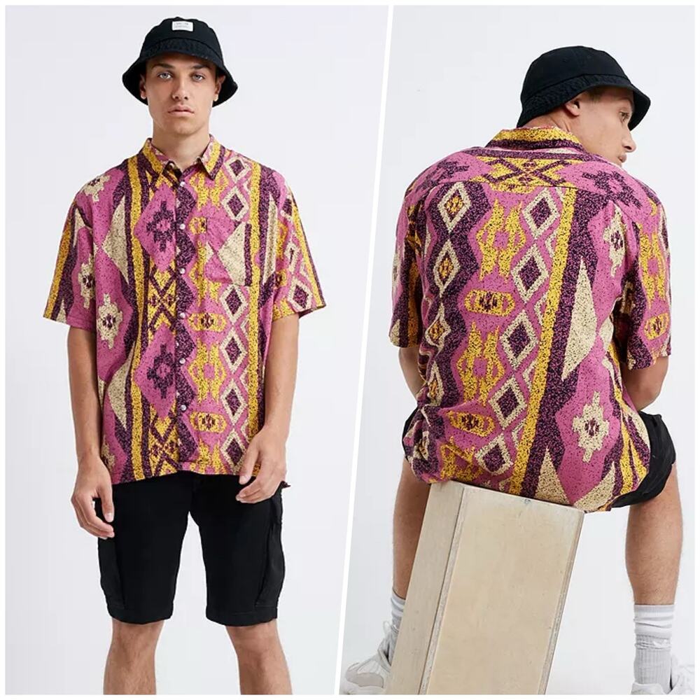 Urban Outfitters | Men | Southwestern Diamond Print Button Up Shirt | Medium - Picture 9 of 9